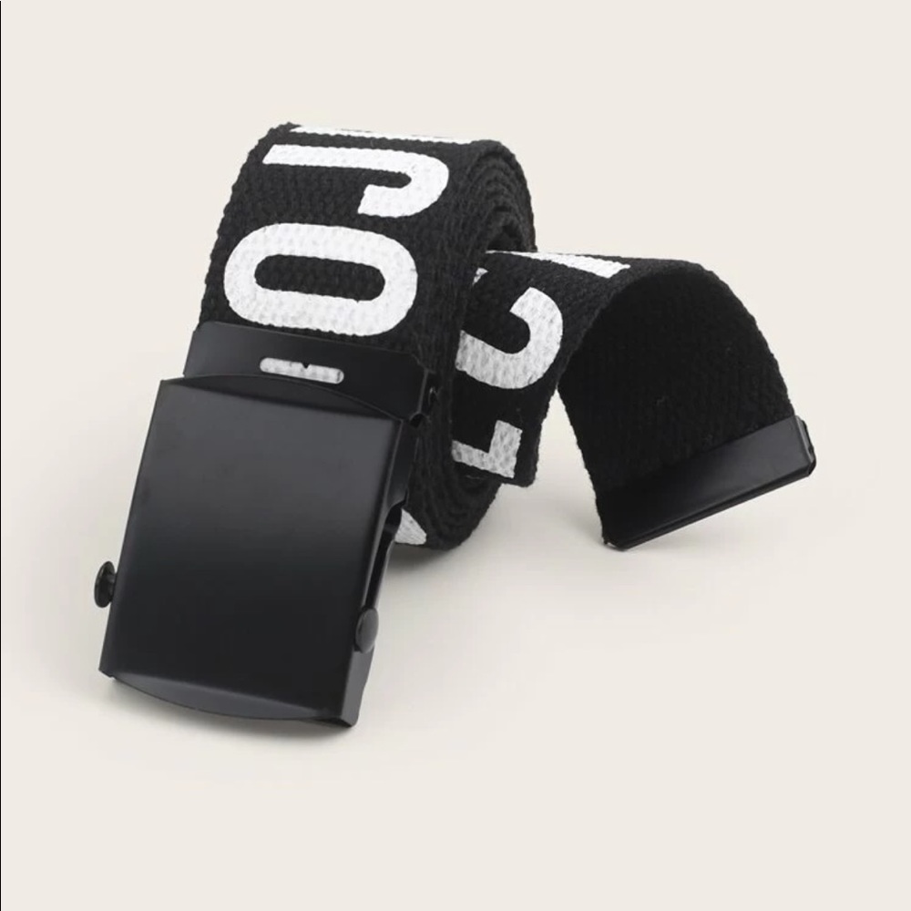 Stylish belt⚫️⚪️